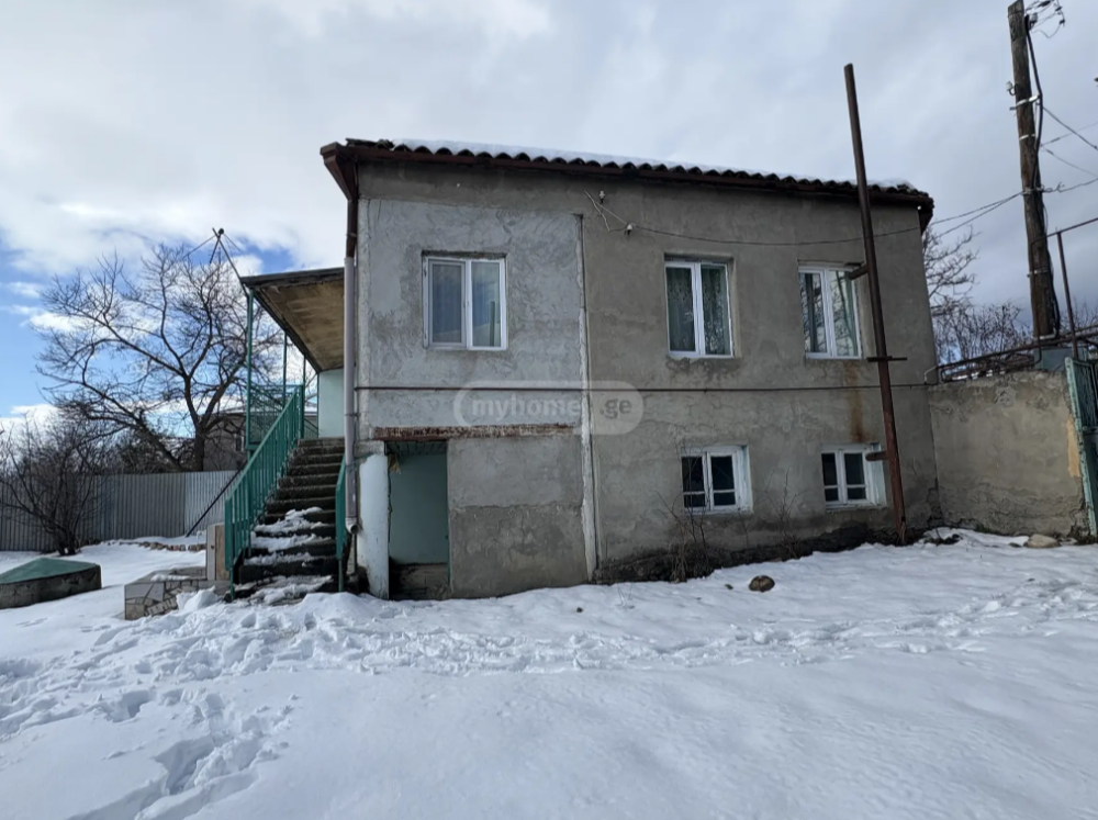 იყიდება 4 ოთახიანი აგარაკი საგარეჯოში